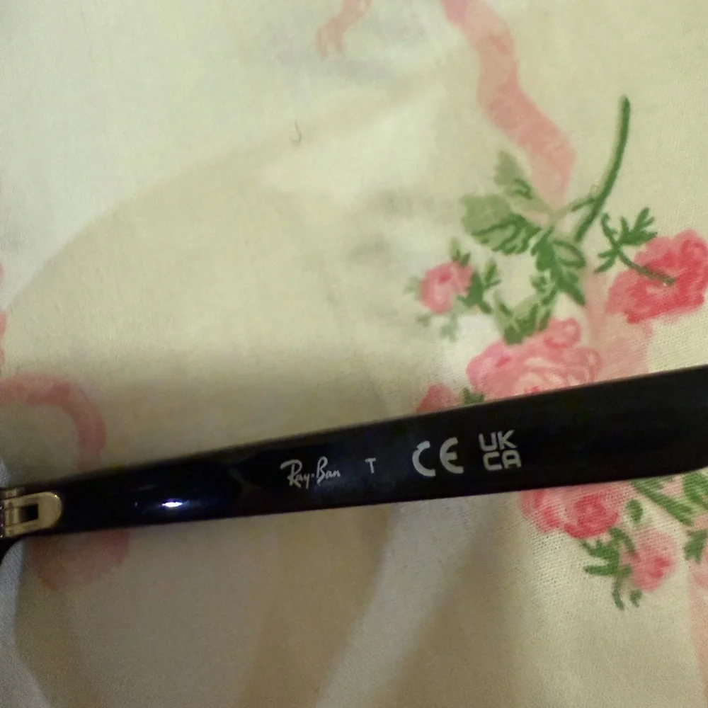 Ray-Ban Classic Black Sunglasses - Picture 10 of 14